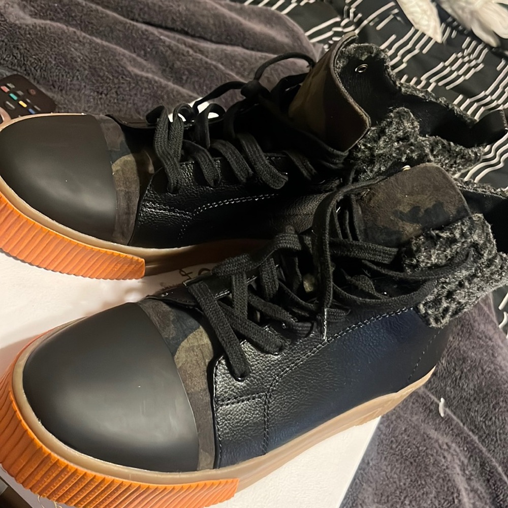 Brand new casual boots size 10